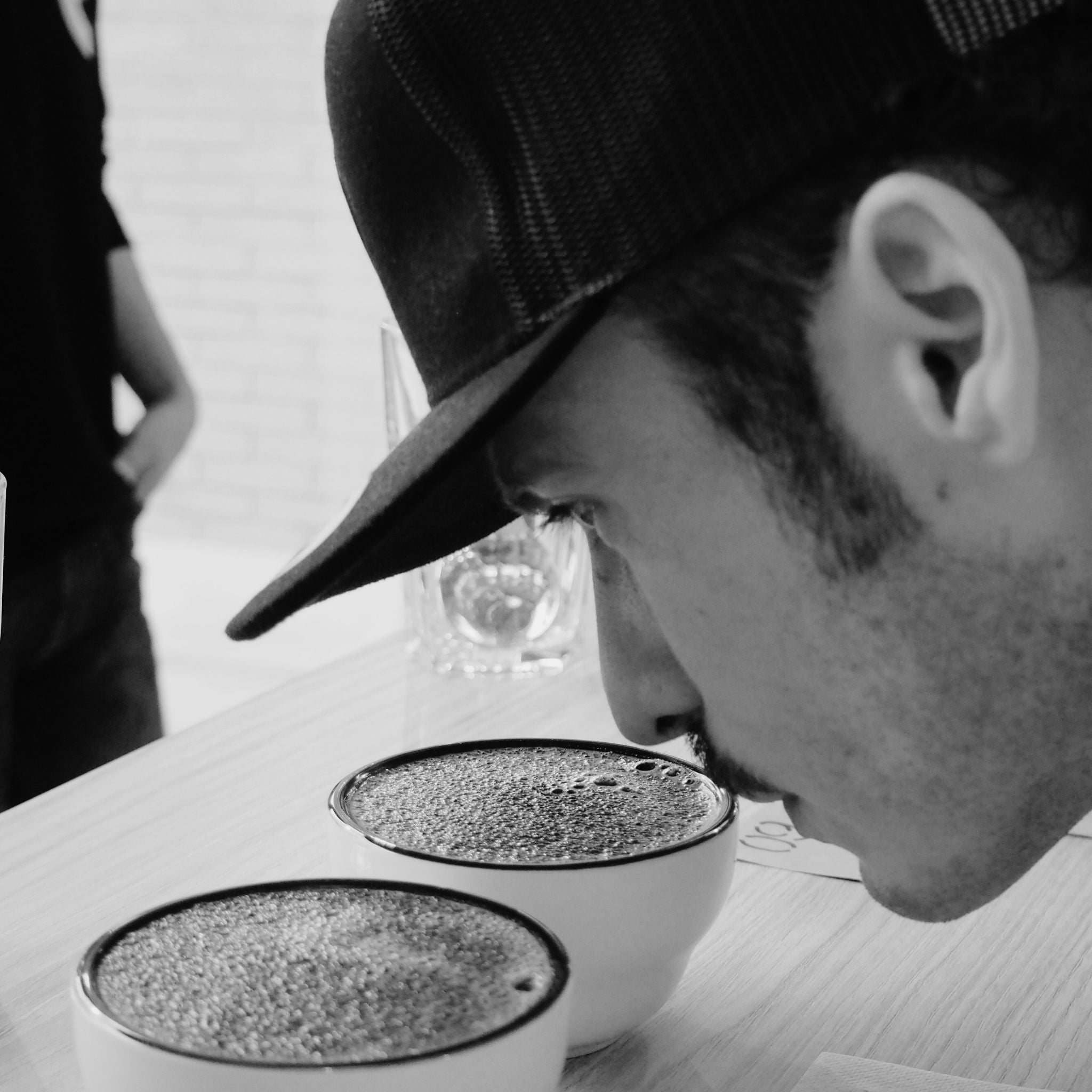 Introducción al Café de Especialidad con Degustación Guiada (Incluye Pack de 3 Cafés + Bolsa Tote) - BOSCON